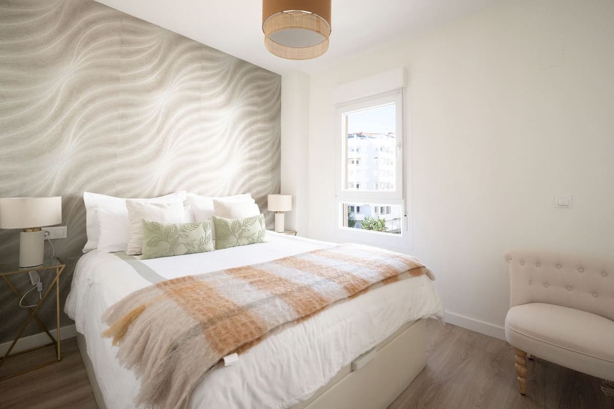 3 Zimmer Apartment zu verkaufen in Nueva Andalucia mit Pool Garage - 469.000 € (Ref: 9421756)