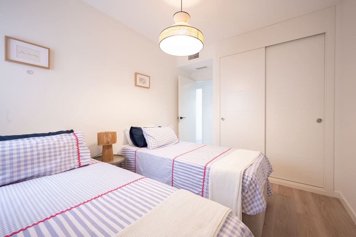 3 Zimmer Apartment zu verkaufen in Nueva Andalucia mit Pool Garage - 469.000 € (Ref: 9421756)