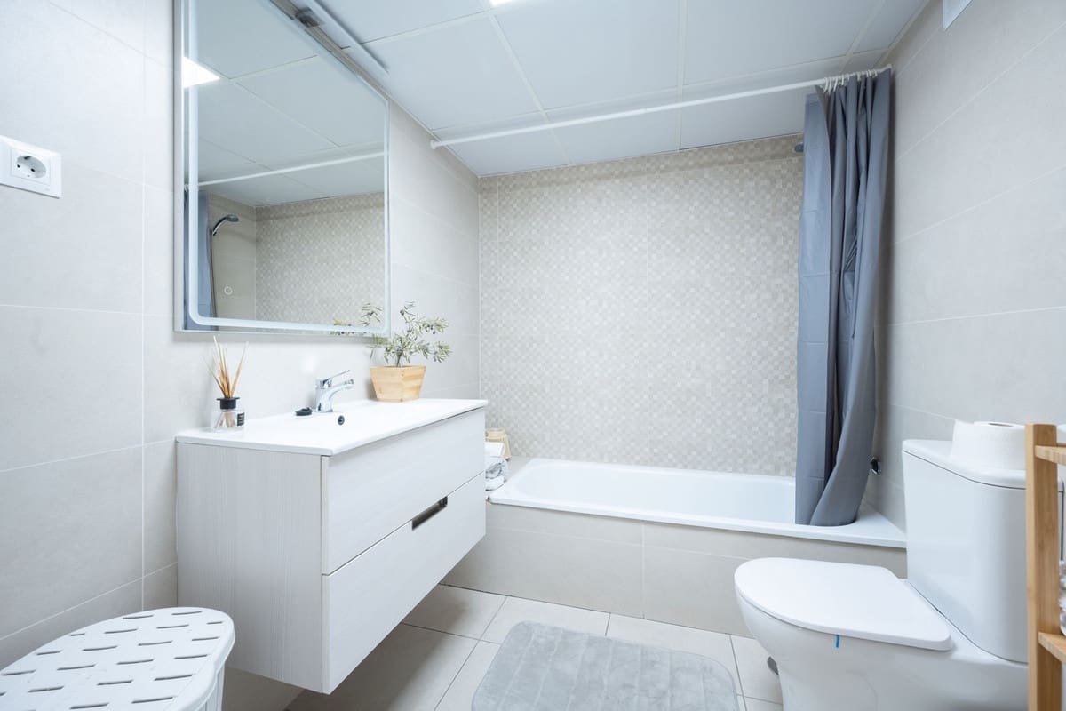 3 Zimmer Apartment zu verkaufen in Nueva Andalucia mit Pool Garage - 469.000 € (Ref: 9421756)