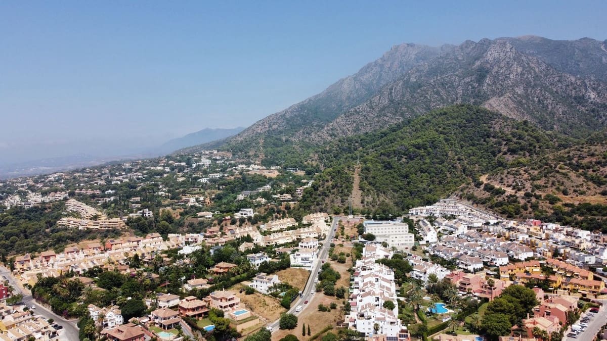 Chalet de 5 habitaciones en Marbella en venta con piscina garaje - 3.200.000 € (Ref: 9436324)