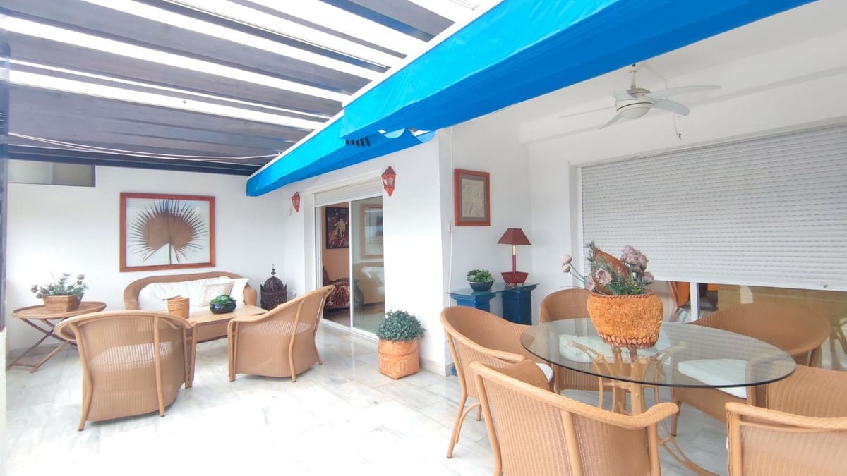 Apartamento de 2 habitaciones en Puerto Banus en venta con piscina garaje - 799.000 € (Ref: 9438892)