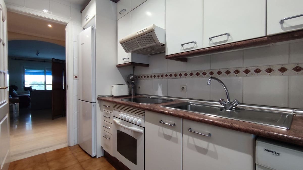 Apartamento de 2 habitaciones en Puerto Banus en venta con piscina garaje - 799.000 € (Ref: 9438892)