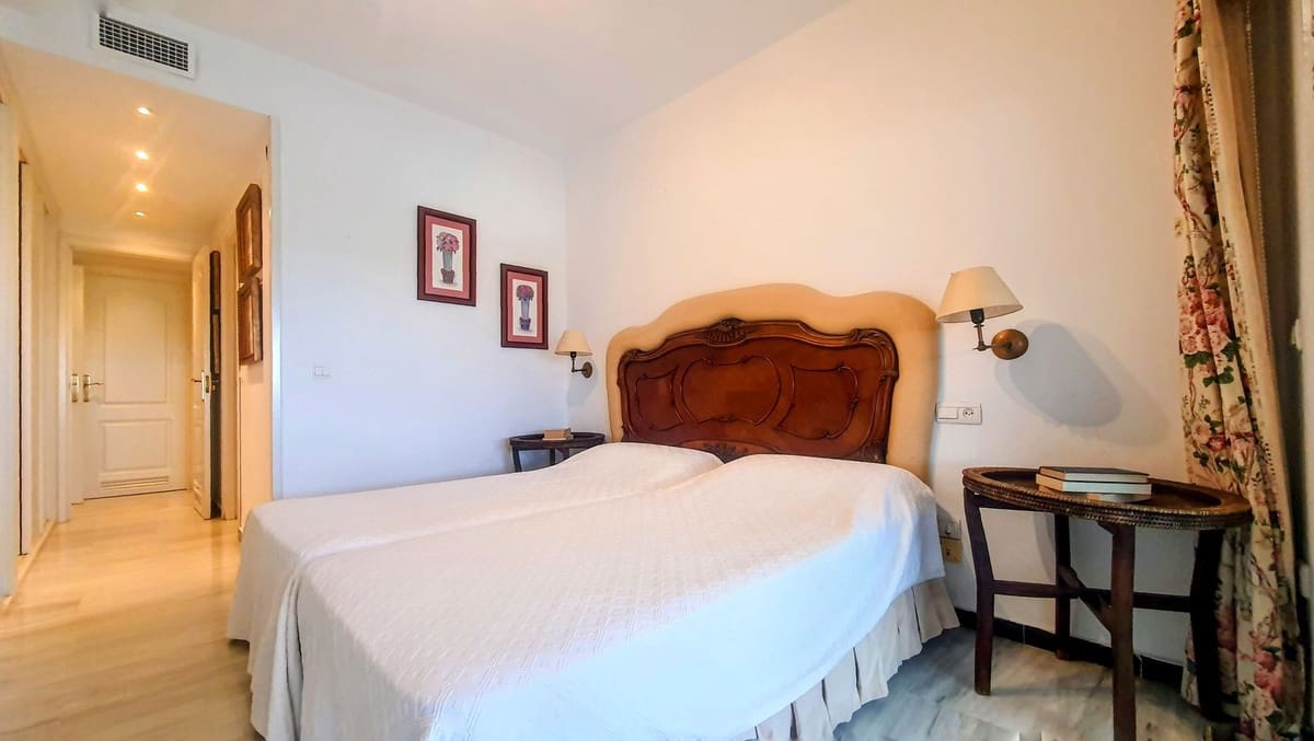 2 sovrum Lägenhet till salu i Puerto Banus med pool garage - 799 000 € (Ref: 9438892)
