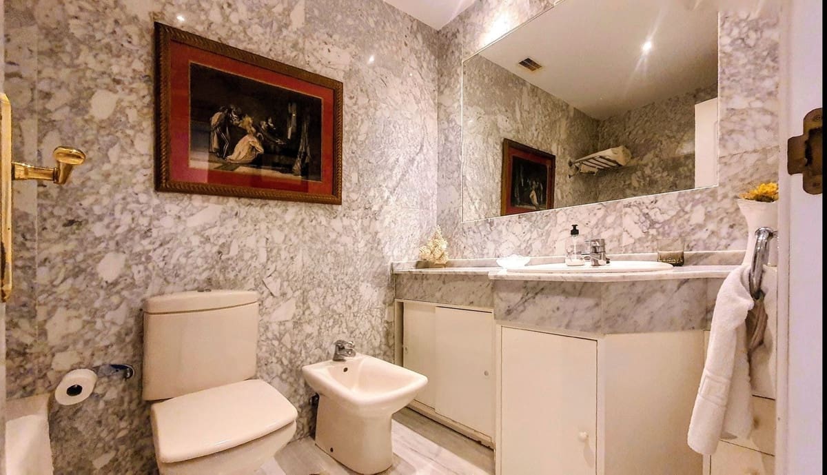 2 sovrum Lägenhet till salu i Puerto Banus med pool garage - 799 000 € (Ref: 9438892)