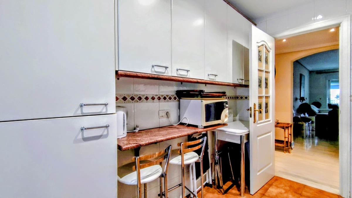 2 bedroom Apartment for sale in Puerto Banus with pool garage - € 749,000 (Ref: 9438892)