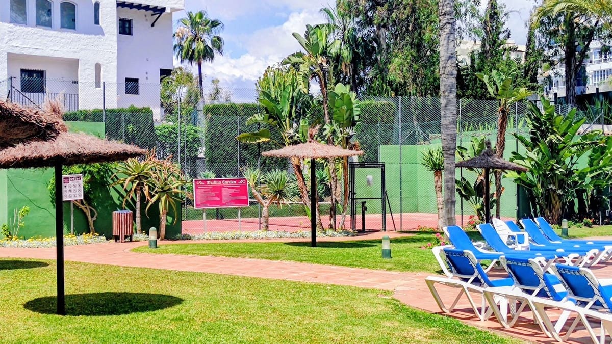 2 chambre Appartement à vendre à Puerto Banus avec piscine garage - 794 000 € (Ref: 9438892)