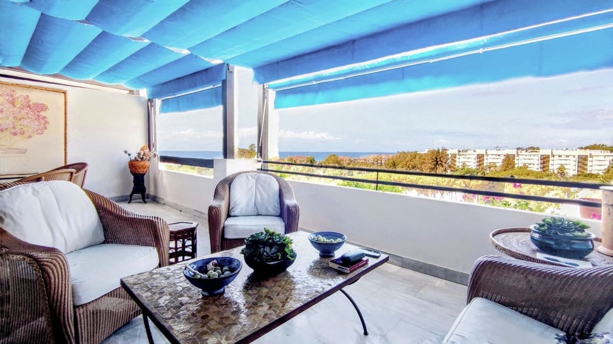 2 chambre Appartement à vendre à Puerto Banus avec piscine garage - 794 000 € (Ref: 9438892)