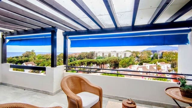 2 soveværelse Lejlighed til salg i Puerto Banus, Marbella med swimmingpool garage - € 749.000 (Ref: 9438892)