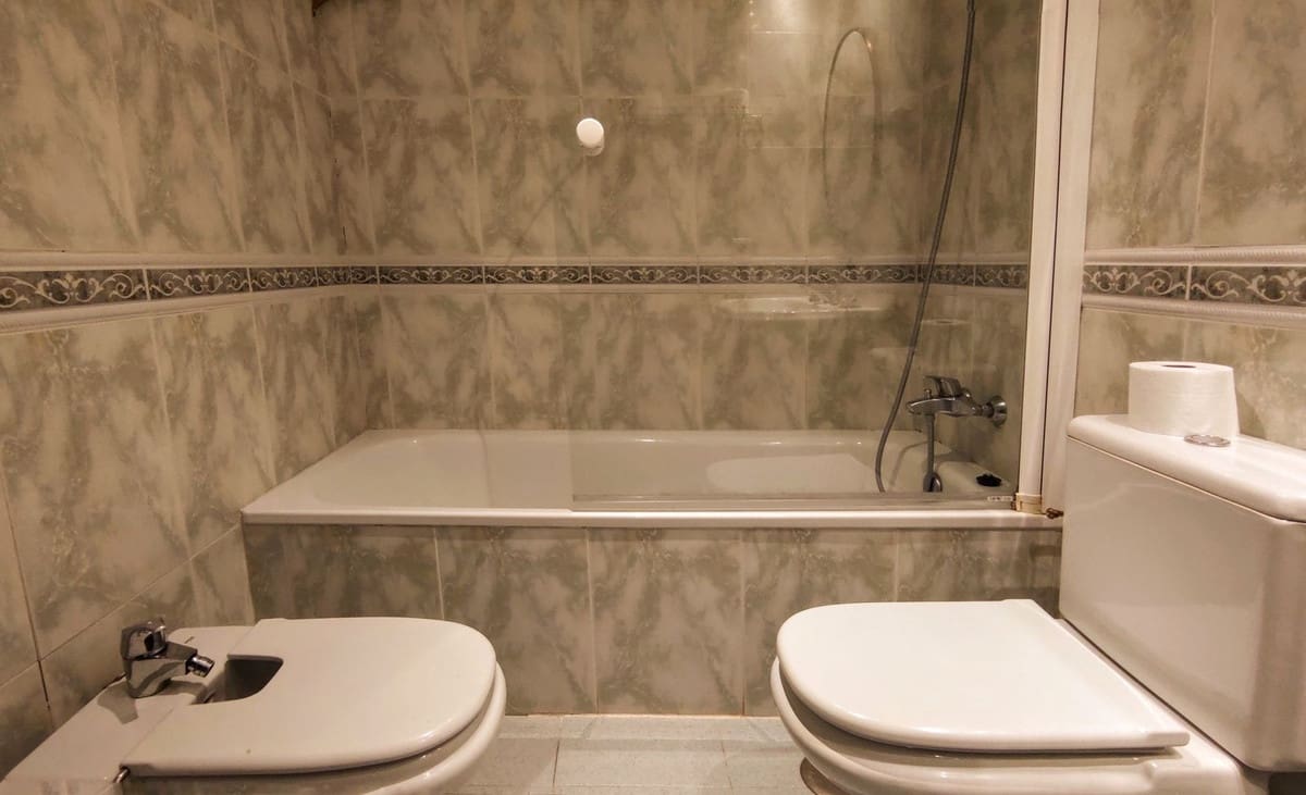 2 chambre Appartement à vendre à Puerto Banus avec piscine garage - 794 000 € (Ref: 9438892)