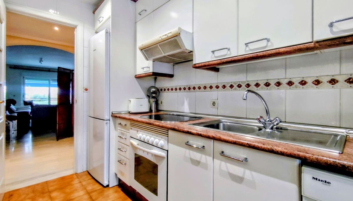 2 chambre Appartement à vendre à Puerto Banus avec piscine garage - 794 000 € (Ref: 9438892)