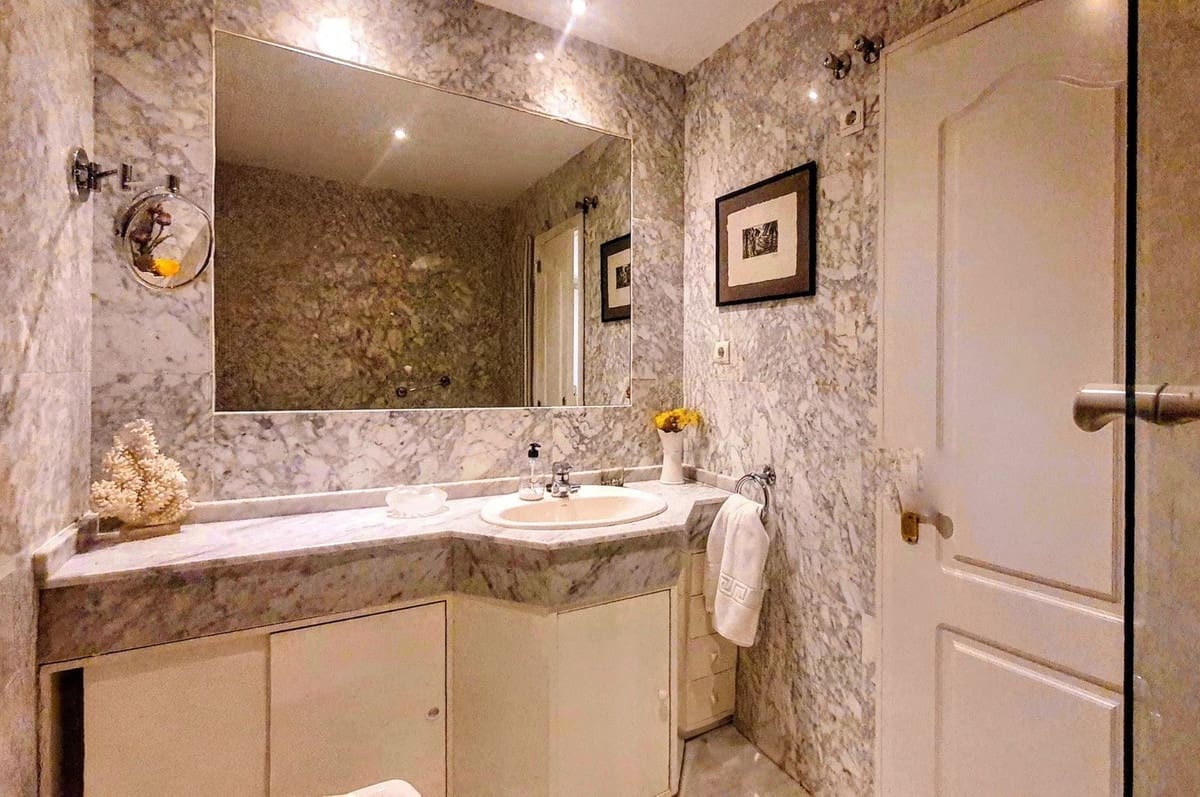 2 chambre Appartement à vendre à Puerto Banus avec piscine garage - 794 000 € (Ref: 9438892)