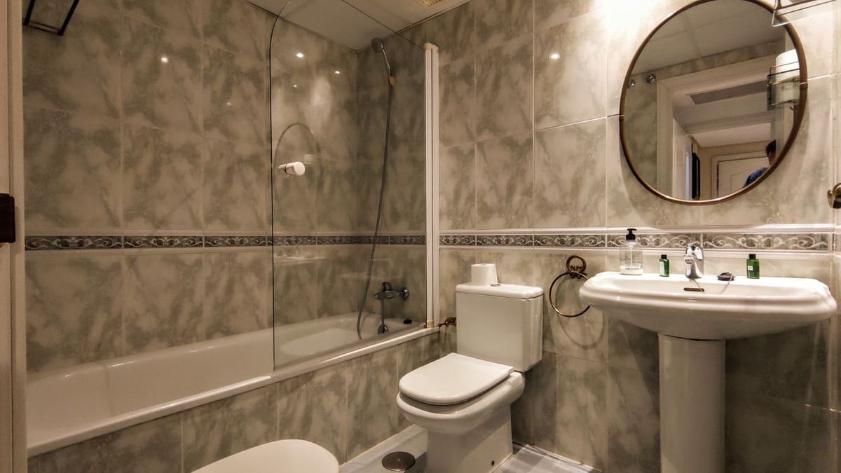 2 chambre Appartement à vendre à Puerto Banus avec piscine garage - 794 000 € (Ref: 9438892)