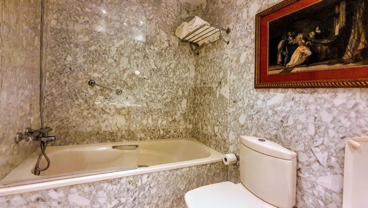 2 chambre Appartement à vendre à Puerto Banus avec piscine garage - 794 000 € (Ref: 9438892)