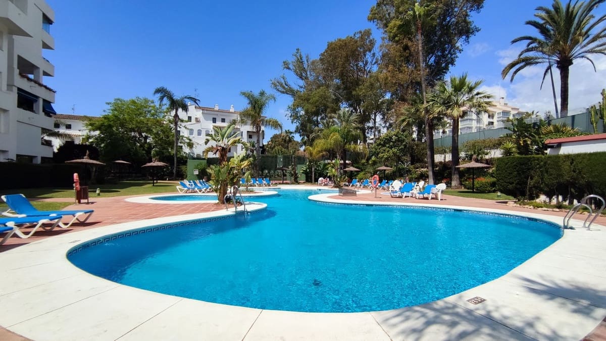 2 chambre Appartement à vendre à Puerto Banus avec piscine garage - 794 000 € (Ref: 9438892)