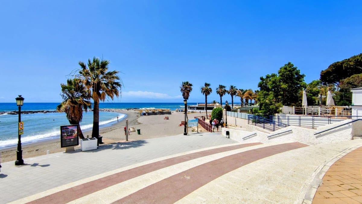 2 chambre Appartement à vendre à Puerto Banus avec piscine garage - 794 000 € (Ref: 9438892)