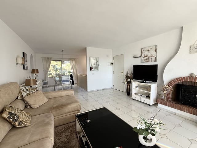 2 soveværelse Lejlighed til salg i Miraflores, Málaga by med swimmingpool garage - € 385.000 (Ref: 9473468)