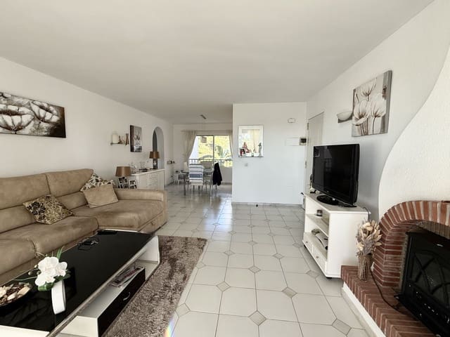 2 soveværelse Lejlighed til salg i Miraflores, Málaga by med swimmingpool garage - € 385.000 (Ref: 9473468)