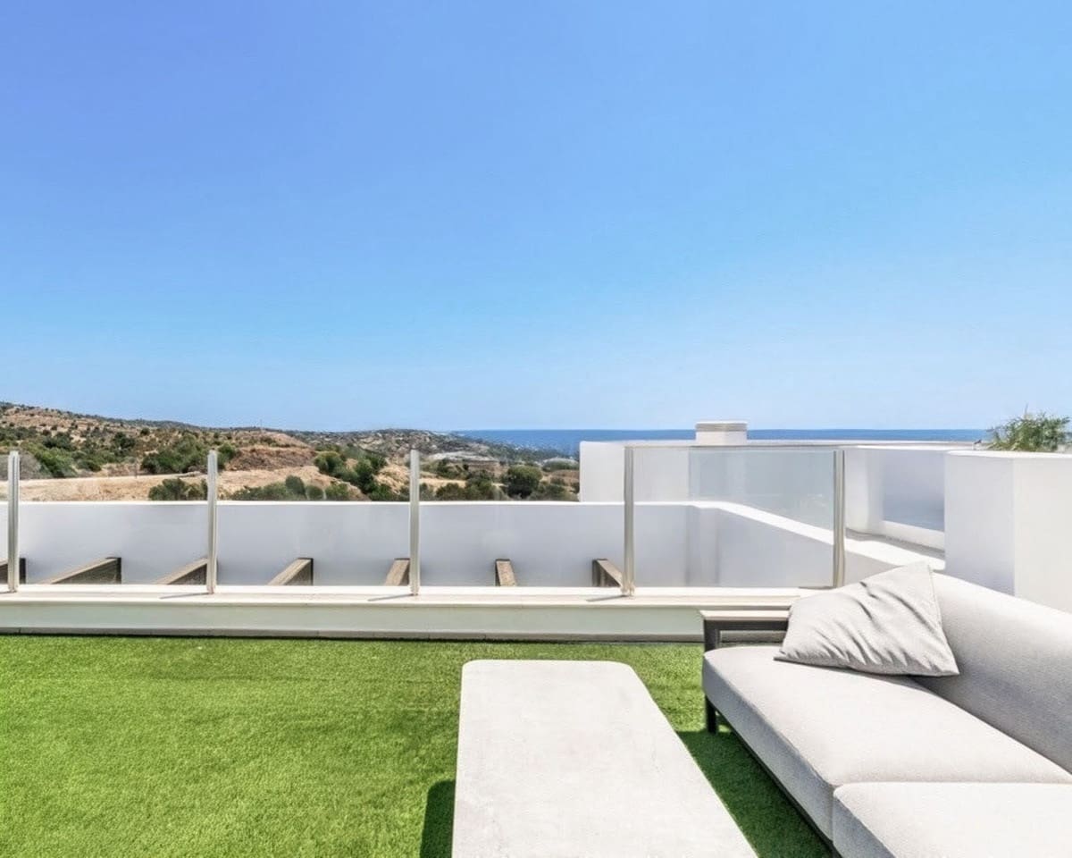 3 bedroom Penthouse for sale in Los Monteros with pool garage - € 695,000 (Ref: 9481447)