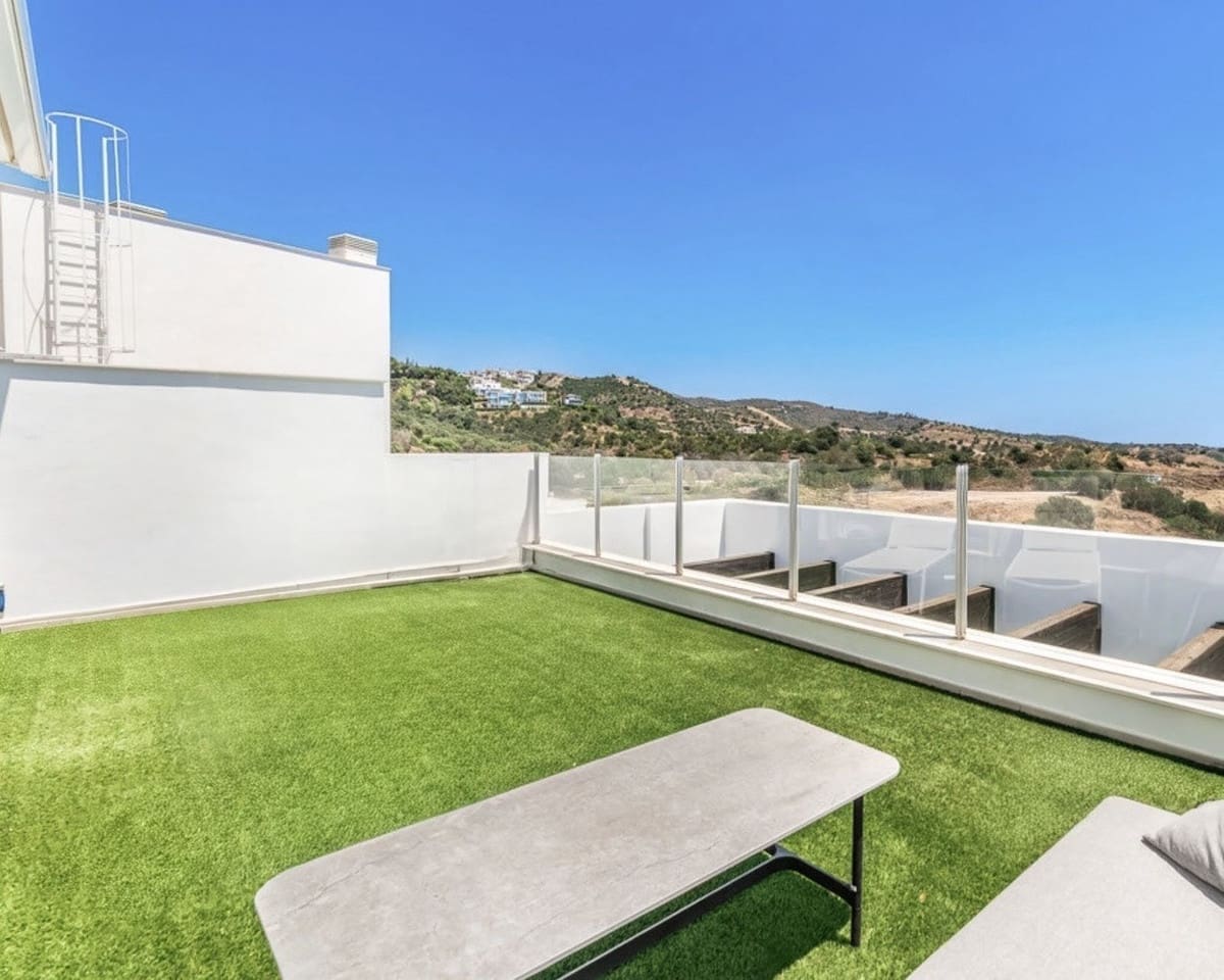 3 bedroom Penthouse for sale in Los Monteros with pool garage - € 695,000 (Ref: 9481447)