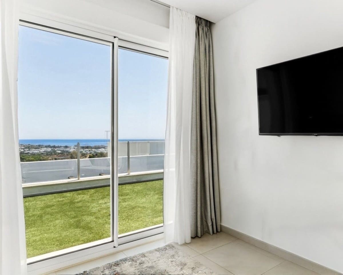 3 bedroom Penthouse for sale in Los Monteros with pool garage - € 695,000 (Ref: 9481447)