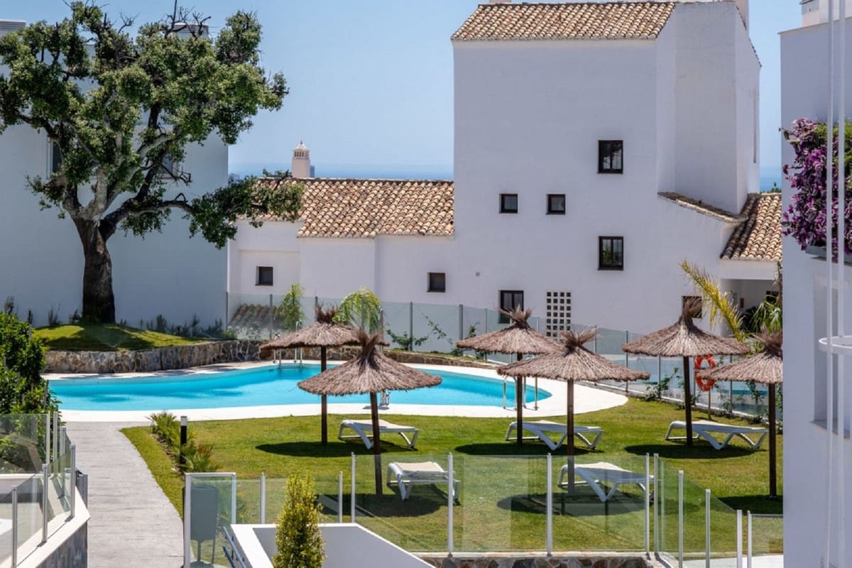 3 bedroom Penthouse for sale in Los Monteros with pool garage - € 695,000 (Ref: 9481447)