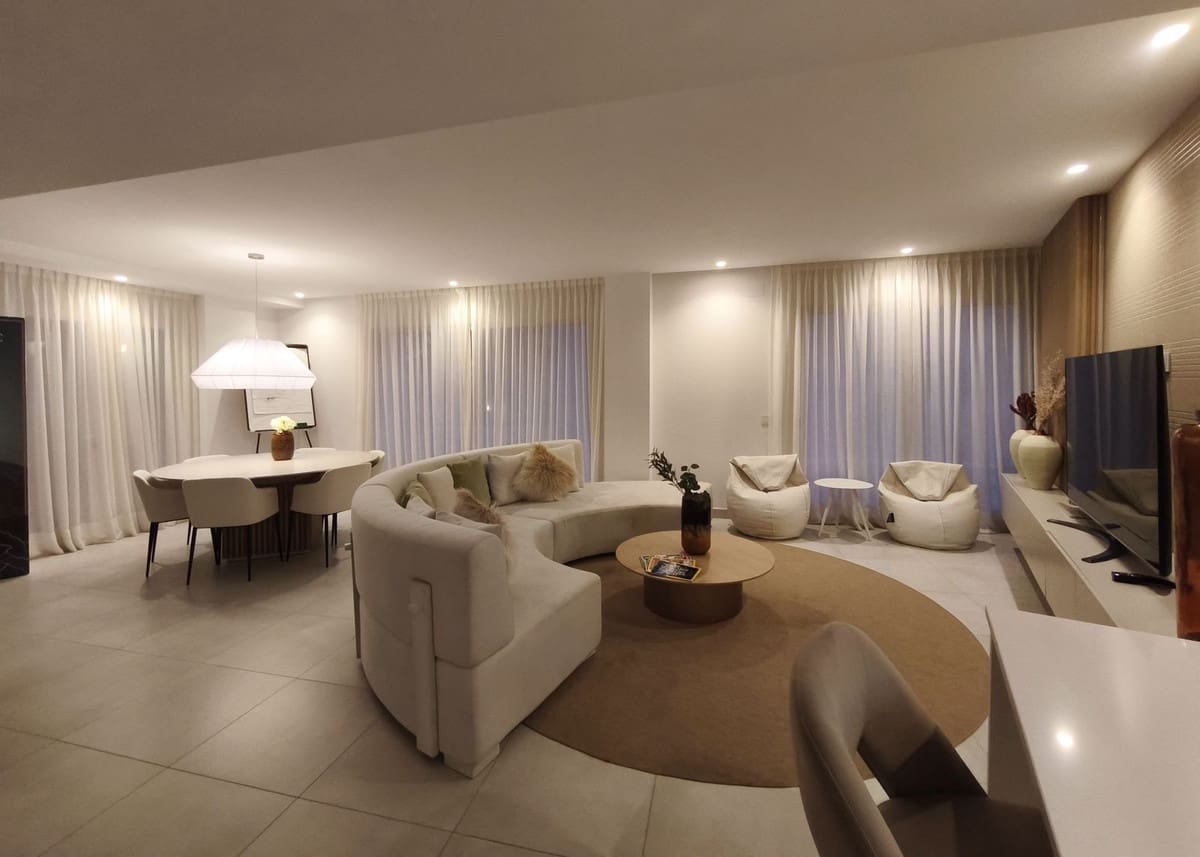 3 bedroom Penthouse for sale in Los Monteros with pool garage - € 695,000 (Ref: 9481447)