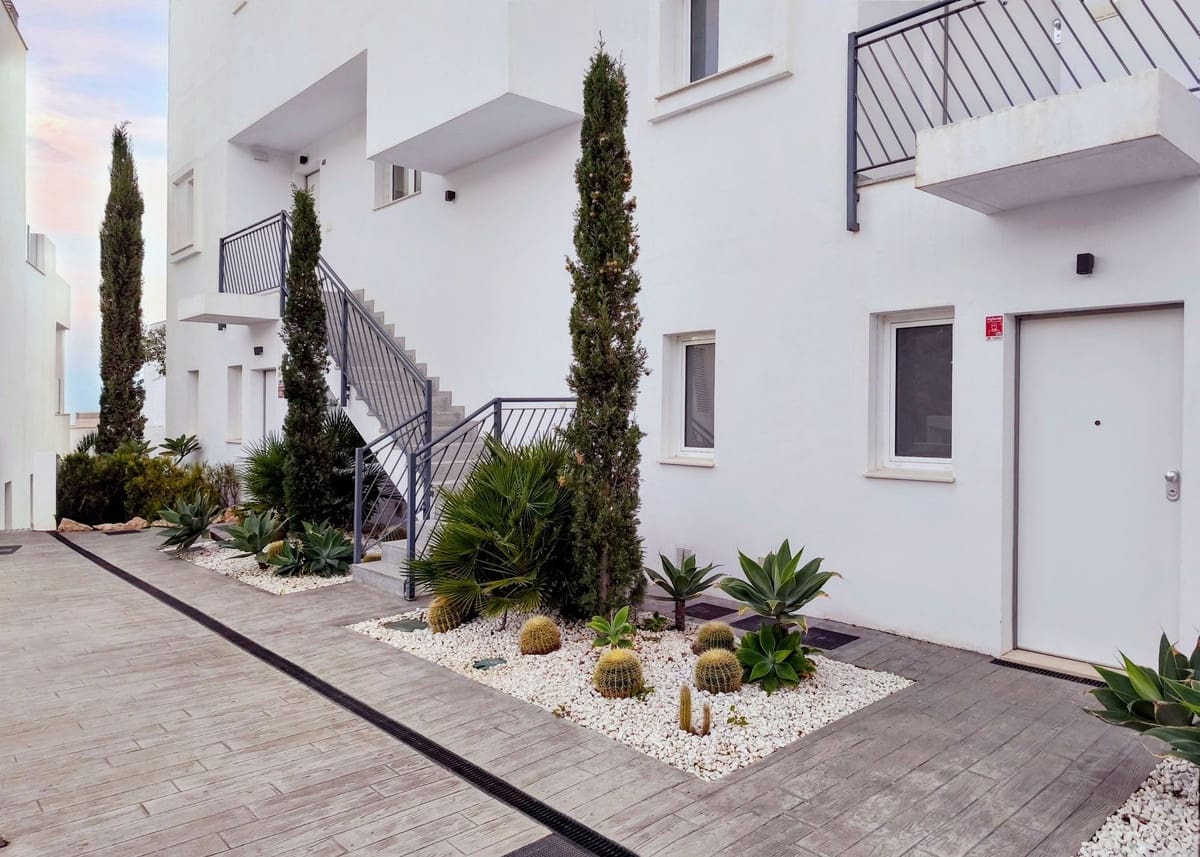 3 bedroom Penthouse for sale in Los Monteros with pool garage - € 695,000 (Ref: 9481447)