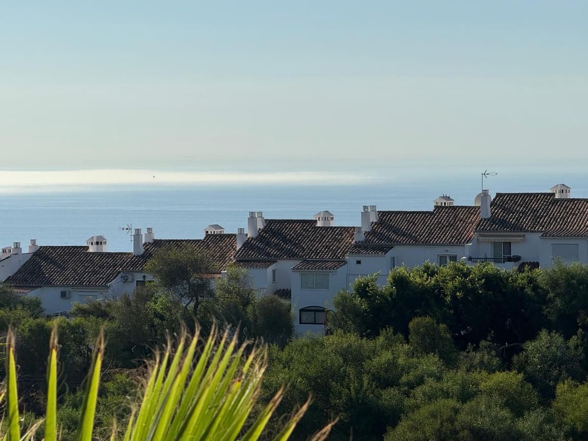2 bedroom Apartment for sale in Mijas Costa with pool garage - € 423,000 (Ref: 9506947)