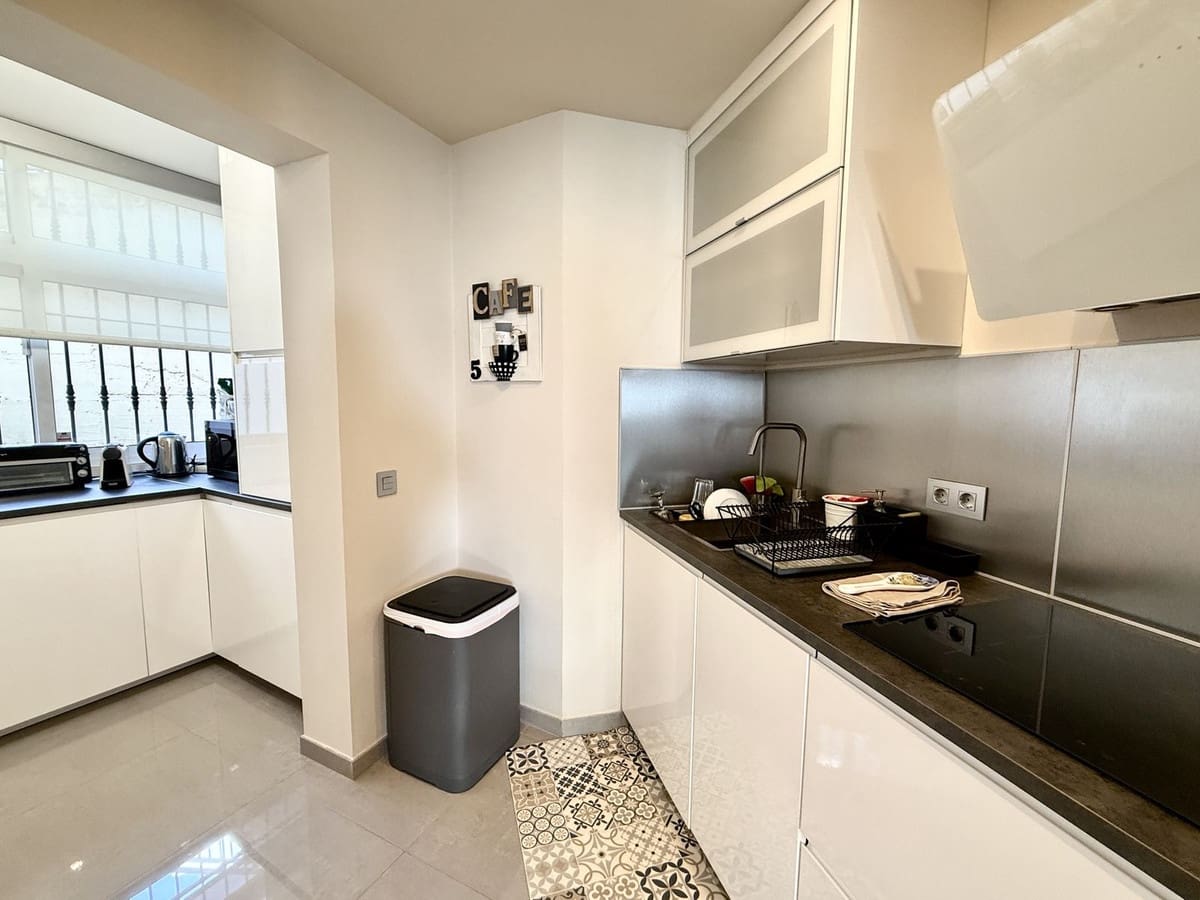 2 bedroom Apartment for sale in Mijas Costa with pool garage - € 423,000 (Ref: 9506947)