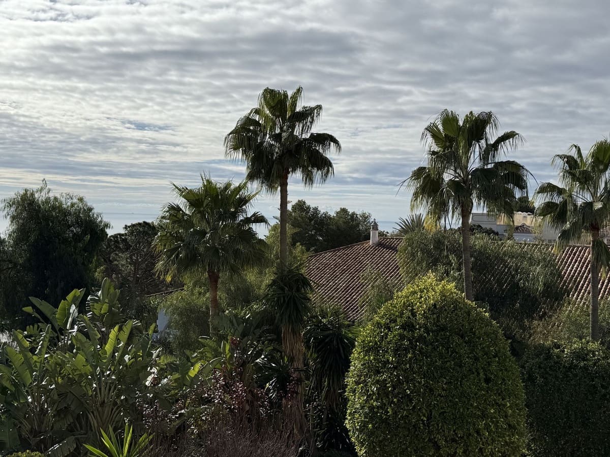2 bedroom Apartment for sale in Mijas Costa with pool garage - € 423,000 (Ref: 9506947)