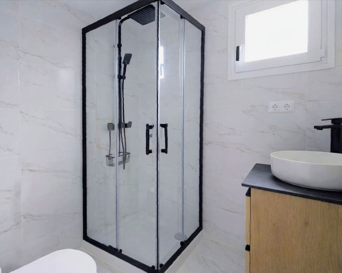 2 bedroom Apartment for sale in Calahonda with pool garage - € 349,000 (Ref: 9521135)