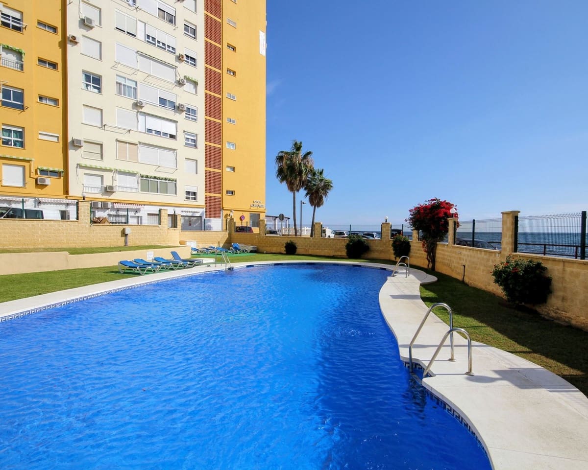 2 bedroom Apartment for sale in Calahonda with pool garage - € 349,000 (Ref: 9521135)
