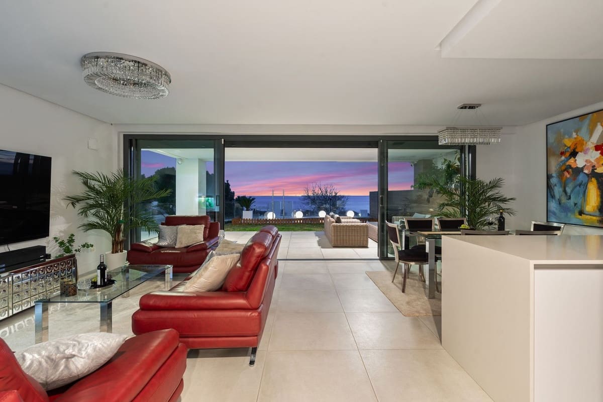 Apartamento de 3 habitaciones en Cabopino en venta con piscina garaje - 1.150.000 € (Ref: 9536471)