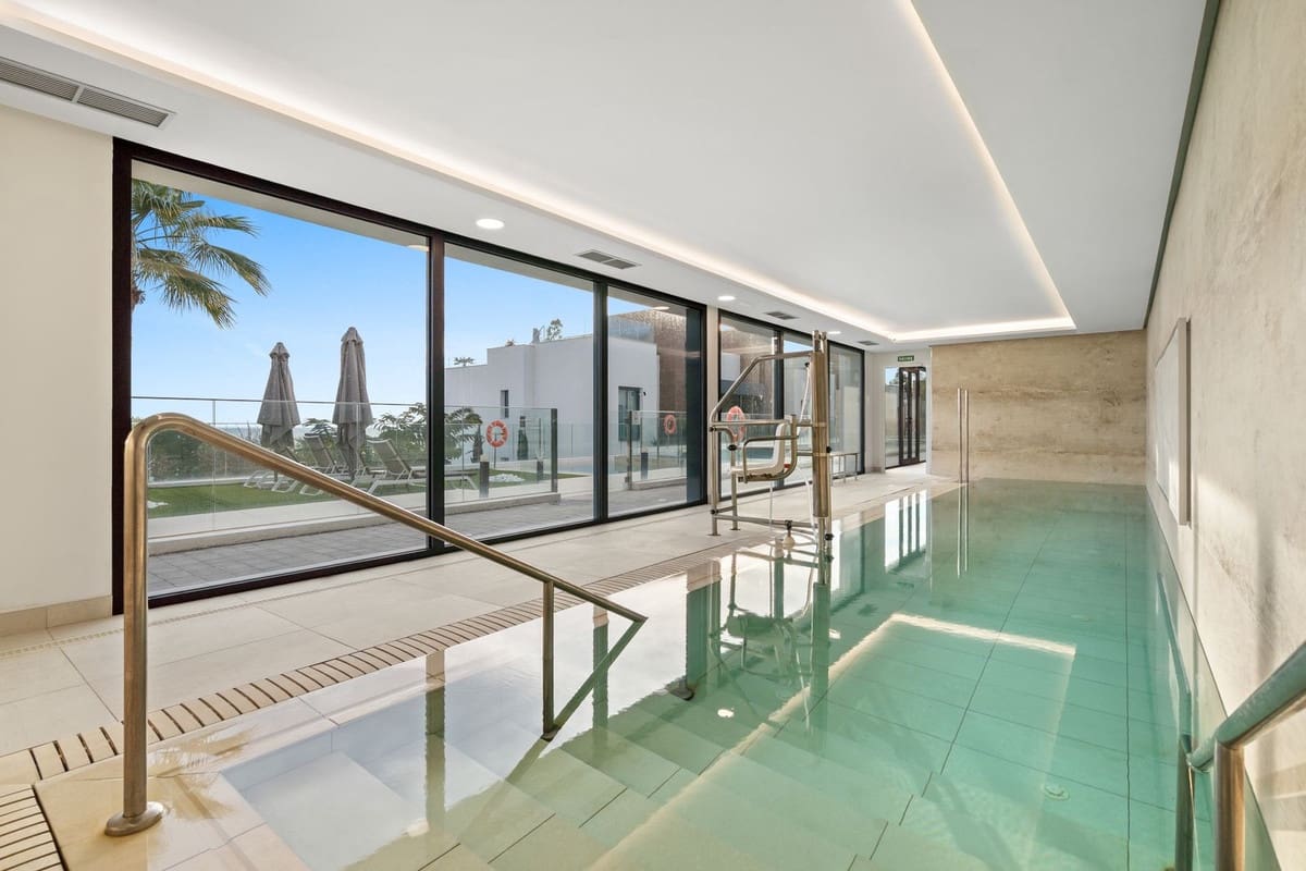 Apartamento de 3 habitaciones en Cabopino en venta con piscina garaje - 1.150.000 € (Ref: 9536471)