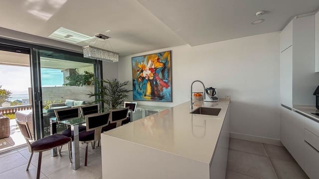 Apartamento de 3 habitaciones en Cabopino, Marbella en venta con piscina garaje - 1.150.000 € (Ref: 9536471)