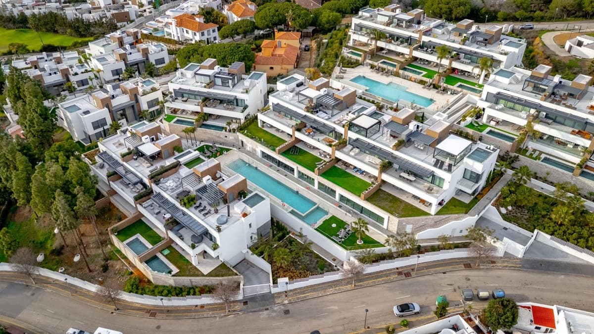 3 quarto Apartamento para venda em Cabopino com piscina garagem - 1 150 000 € (Ref: 9536471)