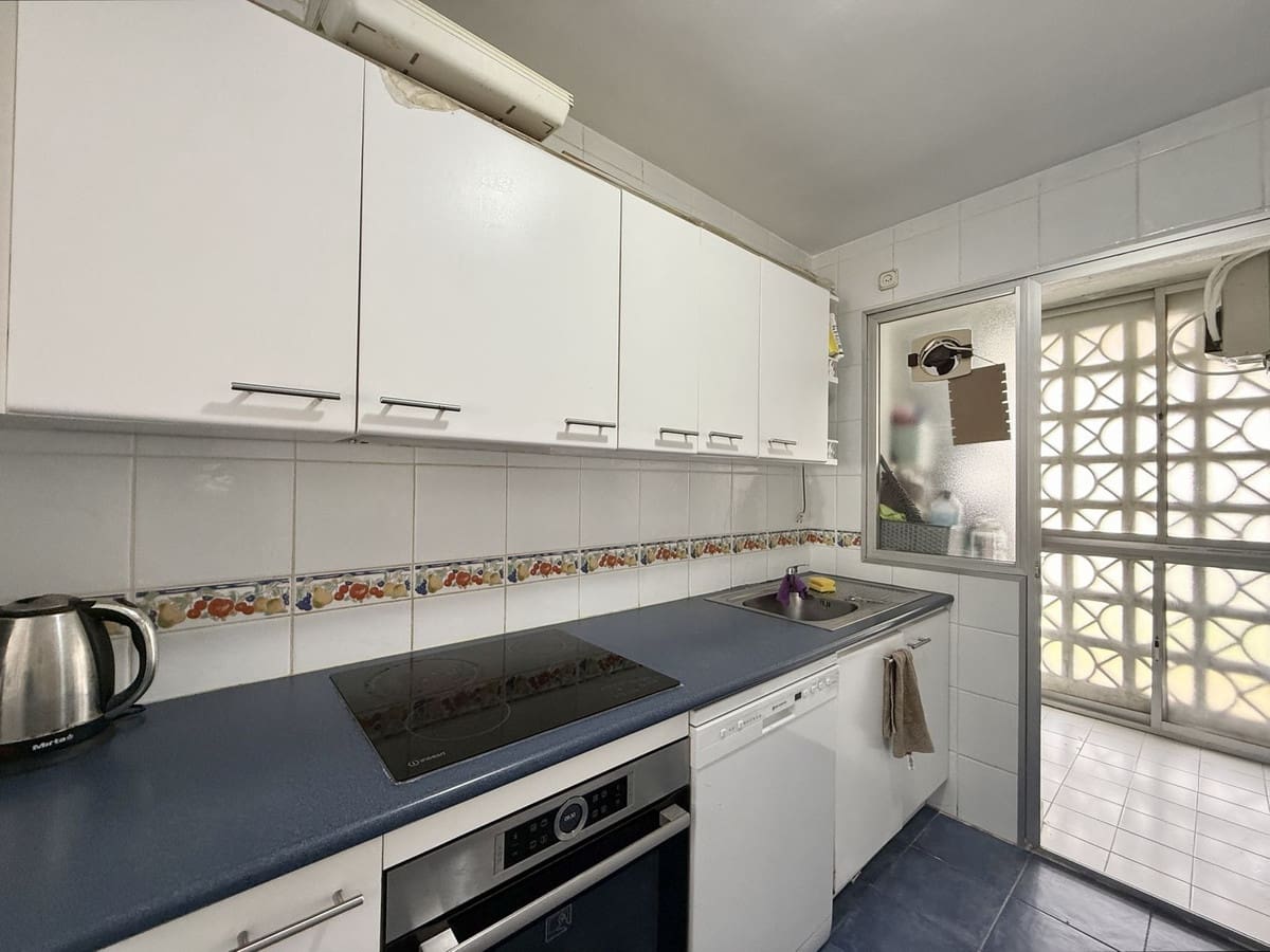 2 Zimmer Apartment zu verkaufen in Calahonda mit Pool Garage - 310.000 € (Ref: 9553172)
