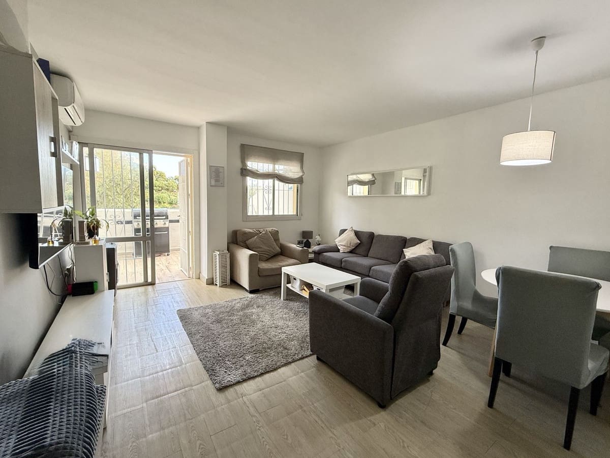 2 Zimmer Apartment zu verkaufen in Calahonda mit Pool Garage - 310.000 € (Ref: 9553172)