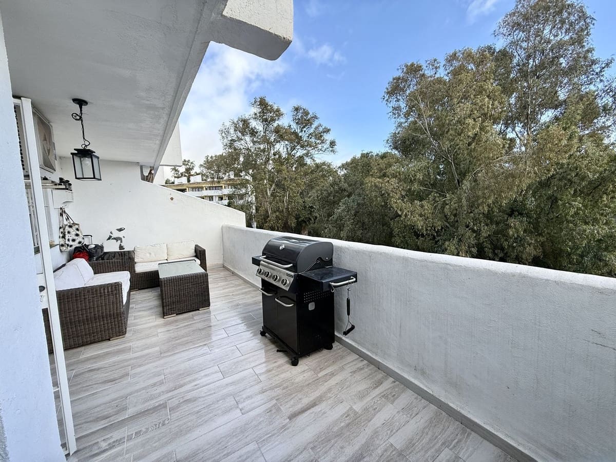 2 Zimmer Apartment zu verkaufen in Calahonda mit Pool Garage - 310.000 € (Ref: 9553172)