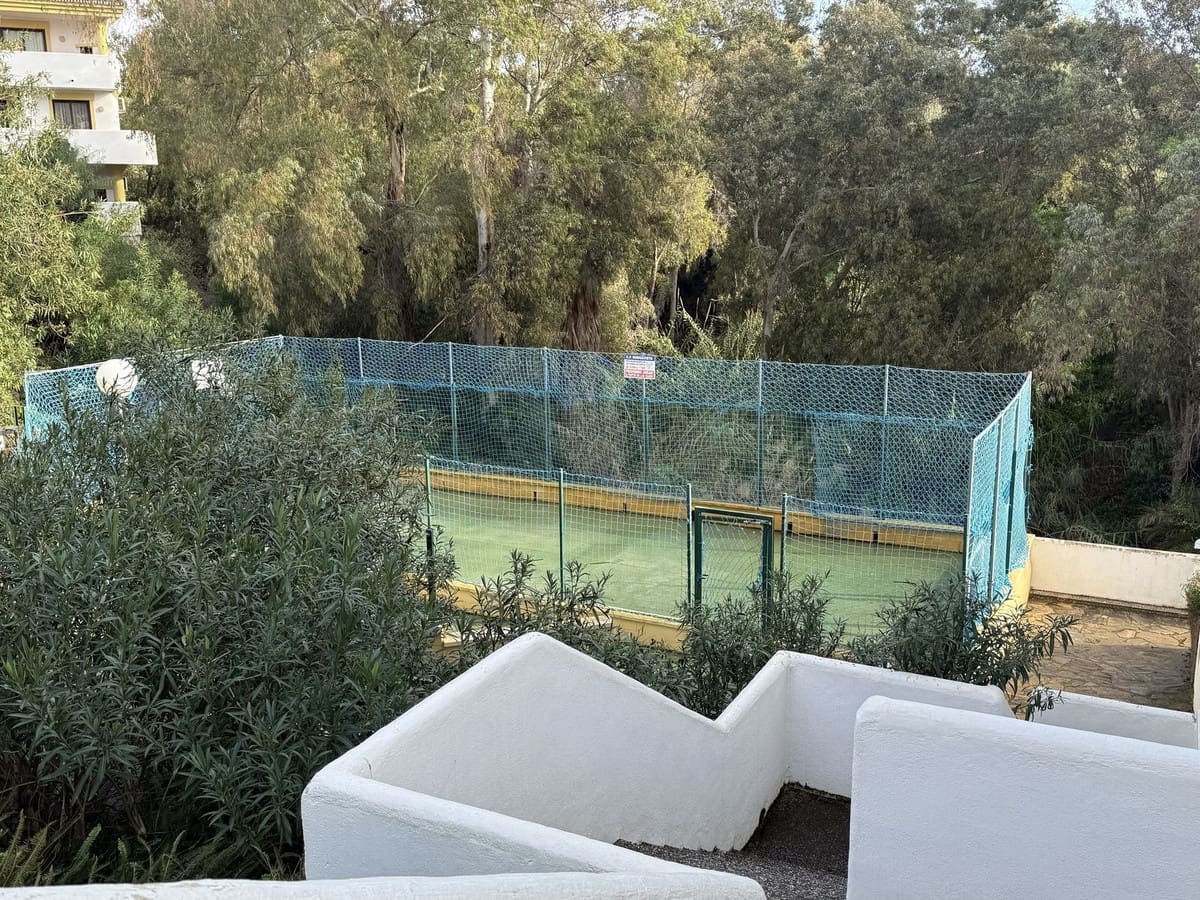 2 Zimmer Apartment zu verkaufen in Calahonda mit Pool Garage - 310.000 € (Ref: 9553172)