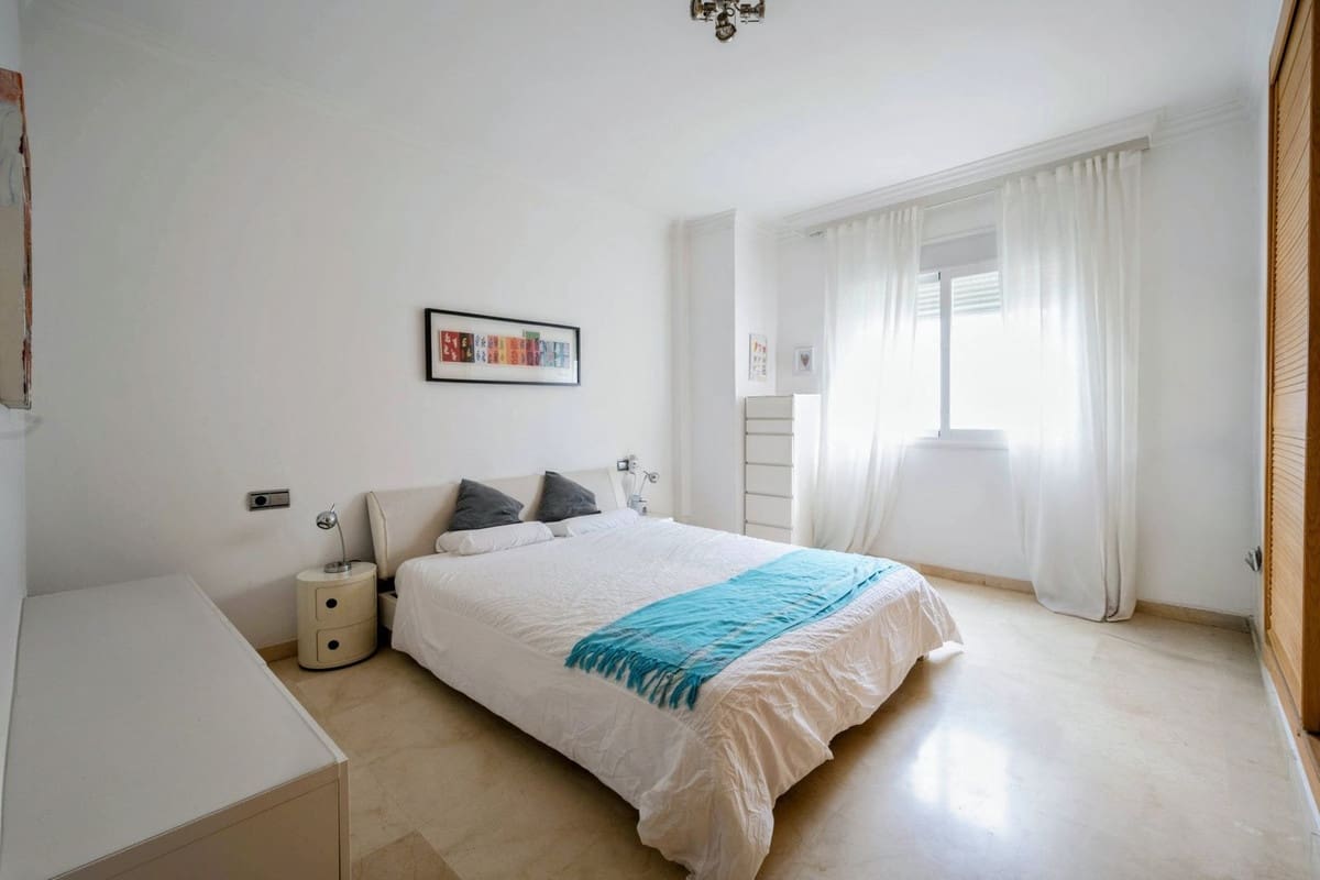 4 chambre Appartement à vendre à Marbella avec garage - 945 000 € (Ref: 9566752)