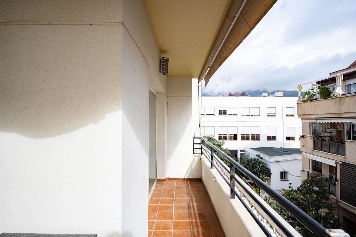 4 chambre Appartement à vendre à Marbella avec garage - 945 000 € (Ref: 9566752)