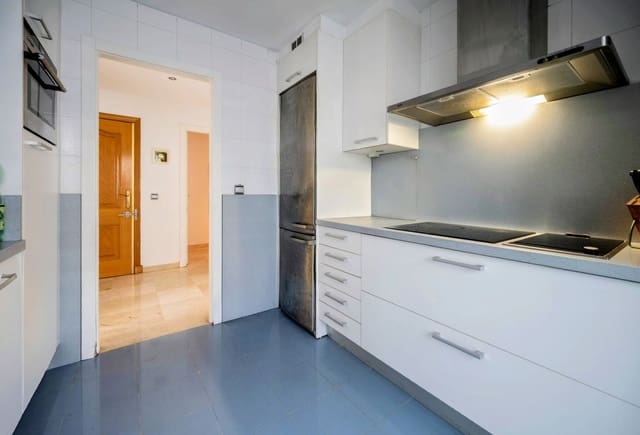 4 camera da letto Appartamento in vendita in Marbella con garage - 945.000 € (Rif: 9566752)