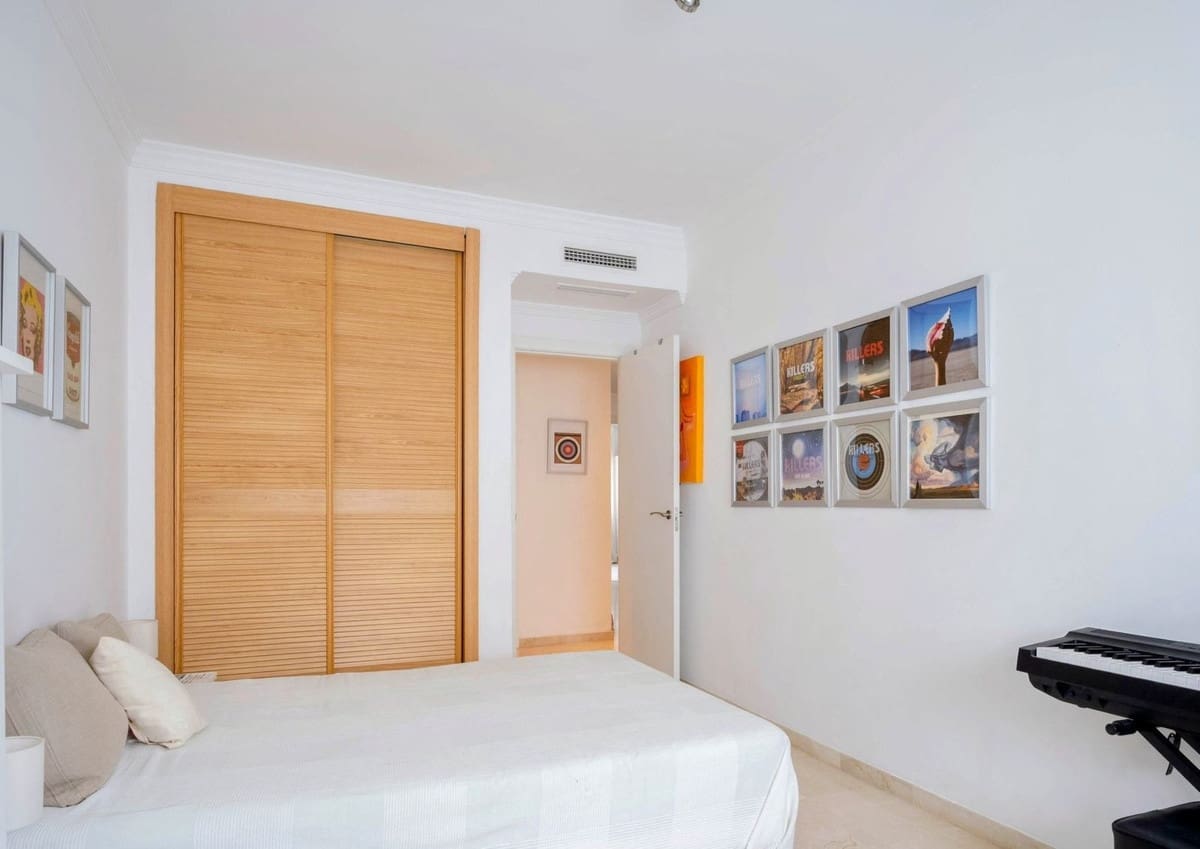 4 chambre Appartement à vendre à Marbella avec garage - 945 000 € (Ref: 9566752)