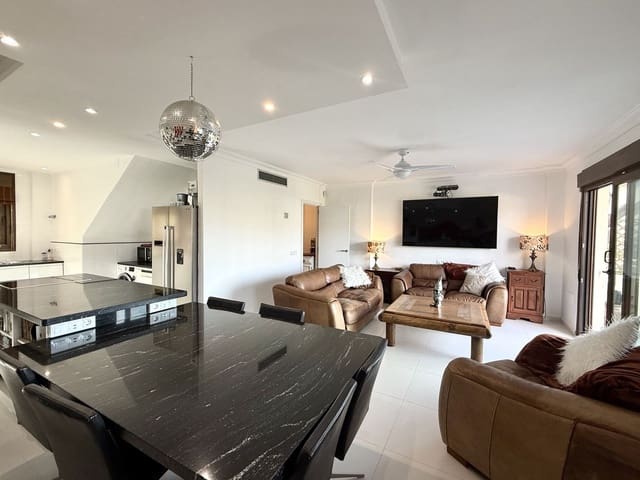 3 soveværelse Villa til salg i Riviera del Sol, Mijas med swimmingpool garage - € 595.000 (Ref: 9585027)