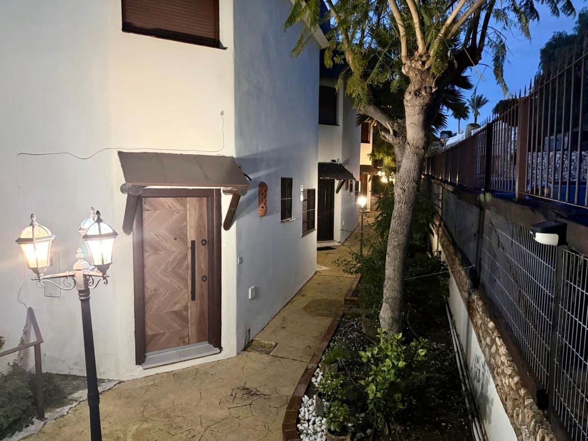 3 Zimmer Villa zu verkaufen in Riviera del Sol mit Pool Garage - 595.000 € (Ref: 9585027)