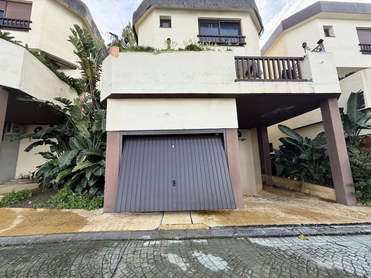 3 Zimmer Villa zu verkaufen in Riviera del Sol mit Pool Garage - 595.000 € (Ref: 9585027)