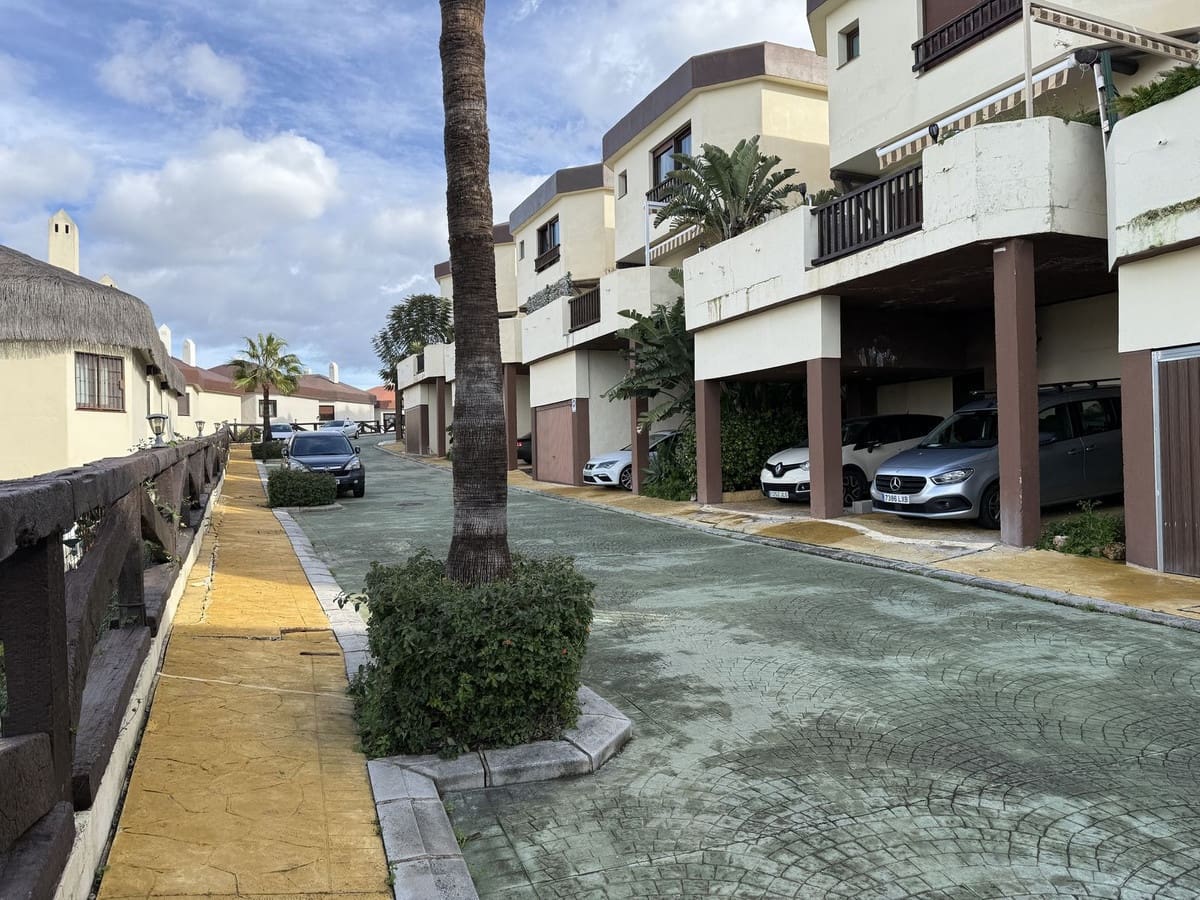 3 Zimmer Villa zu verkaufen in Riviera del Sol mit Pool Garage - 595.000 € (Ref: 9585027)