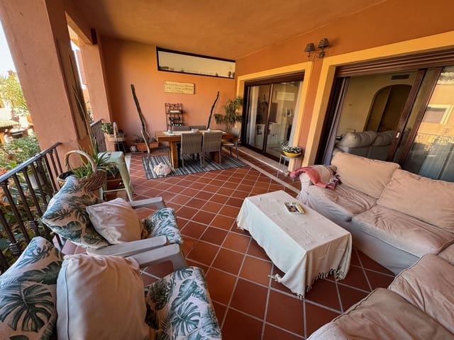 4 soverom Hus til salgs i Estepona med svømmebasseng garasje - € 665 000 (Ref: 9629643)