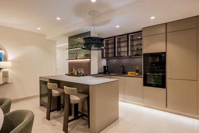 3 chambre Appartement à vendre à New Golden Mile, Estepona avec piscine garage - 1 995 000 € (Ref: 9643518)